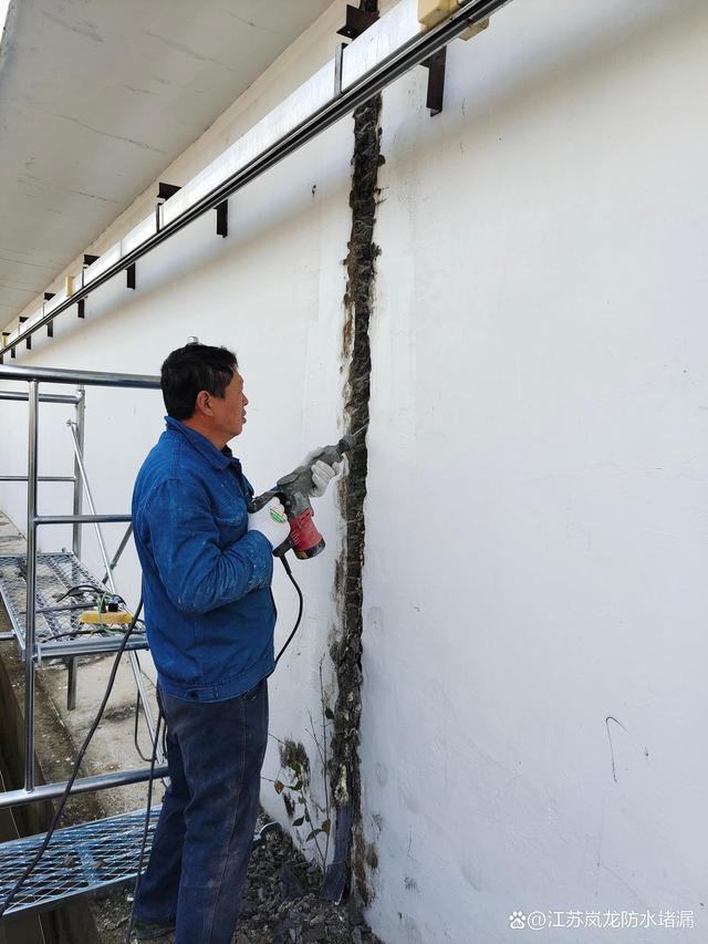 瓷砖水池漏水用什么补漏最好呢(瓷砖水池漏水用什么方法可以修补) 瓷砖水池漏水用什么补漏最好呢(瓷砖水池漏水用什么方法可以修补)